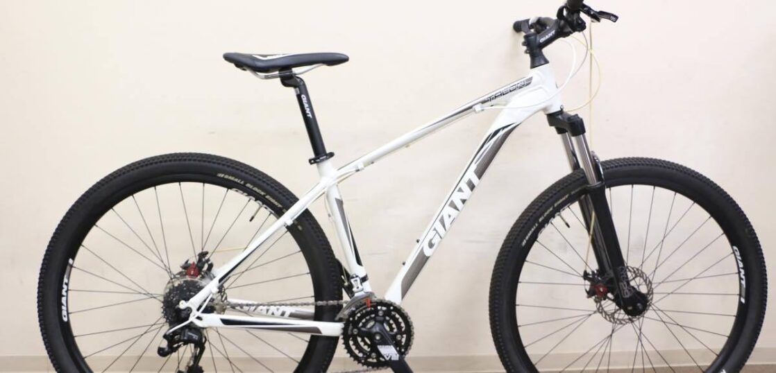 □GIANT ジャイアント TALON 29er 2 MTB SRAM X4 3X8S サイズM 2012年モデル 美品 – 株式会社TURN  ON｜TURN ON inc.